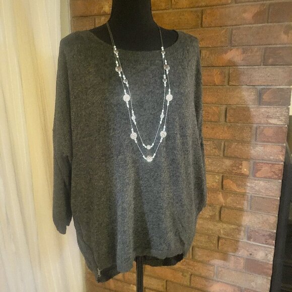 Express Sweaters - Express Olive Heather Hi-Lo, 3/4 Sleeved Sweater - Size L